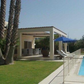 For Rent – 6 bedroom detached house in Potamos Germasogeia, Limassol