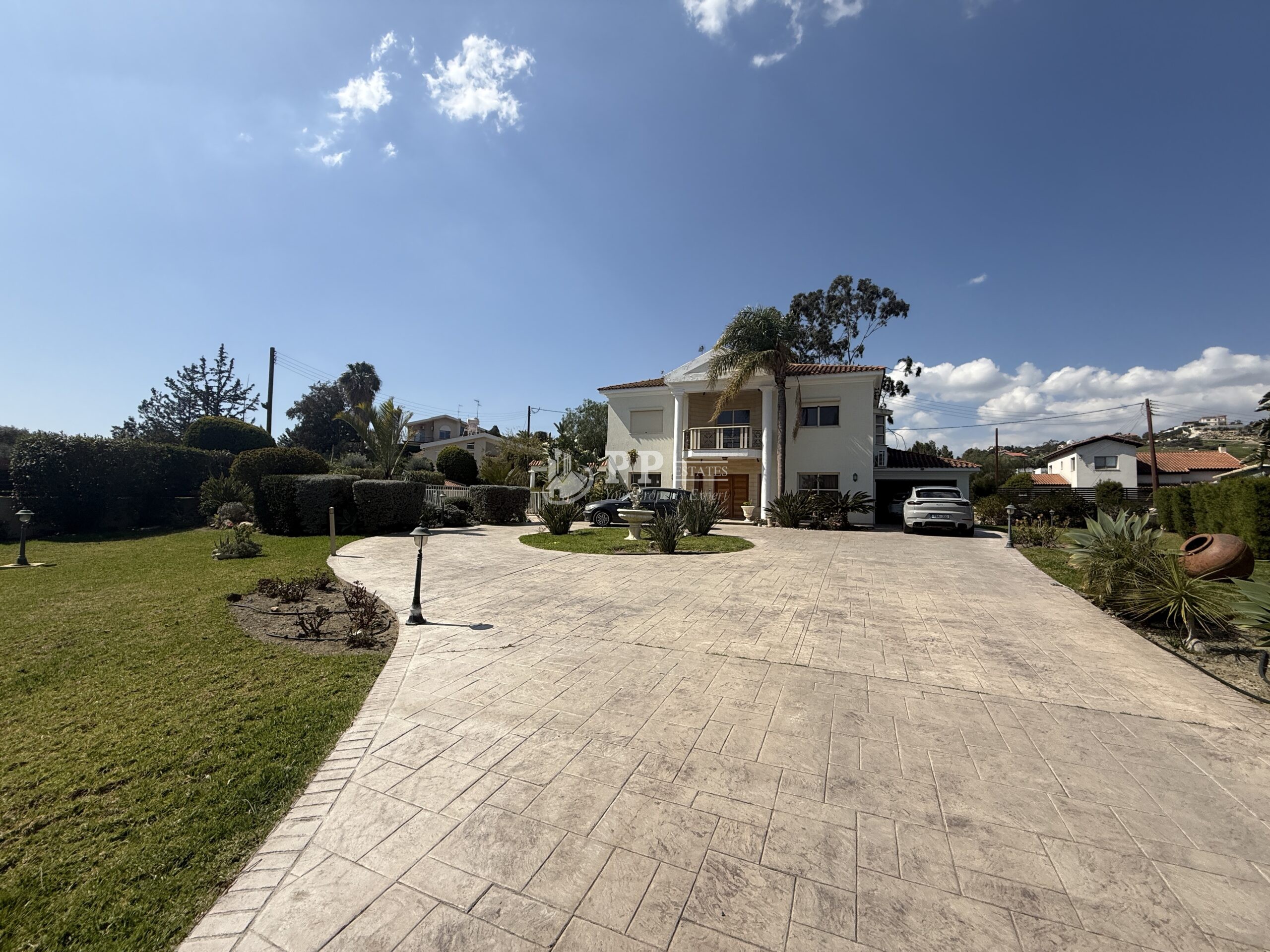 For Rent- 5 bedroom detached house in Parekklisia, Limassol