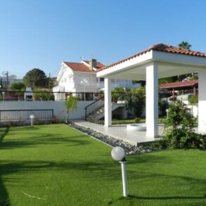 For Rent – 5 bedroom detached house in Agios Tychonas, Limassol