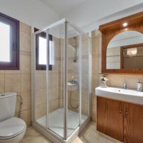 For Rent - 4 bedroom fully furnished detached house in Monagroulli, Limassol