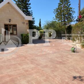 For Rent - 4 bedroom detached bungalow with sea views in Agios Tychonas, Limassol