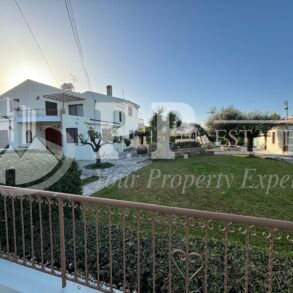 For Rent - 3 bedroom detached house with garden in Kato Polemidhia, Limassol