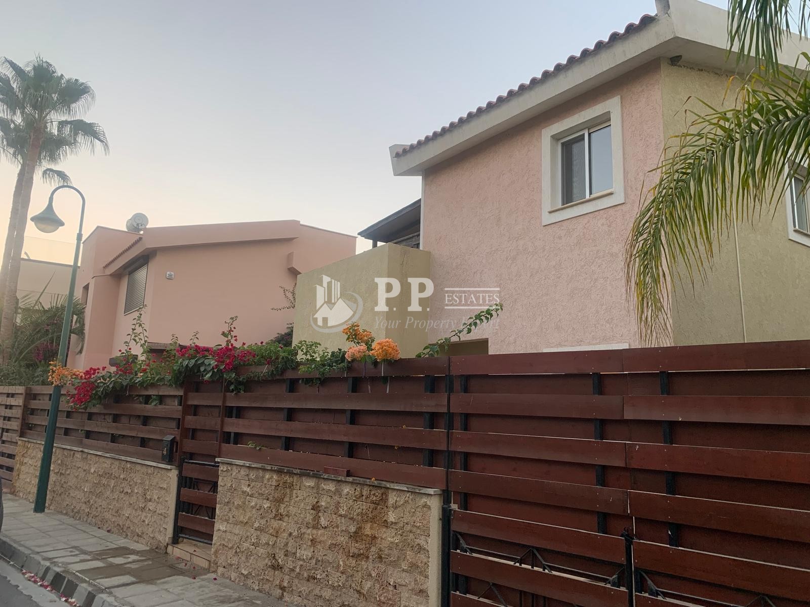 For Rent - 1 bedroom apartment near Park Lane Hotel, Limassol