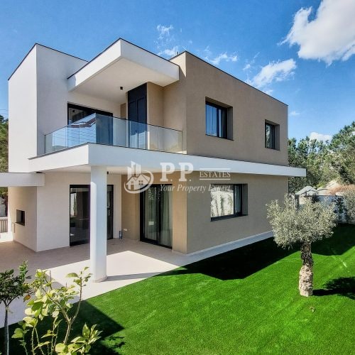 For Rent - 4 bedroom detached house, fully furnished, in Agios Tychonas, Limassol