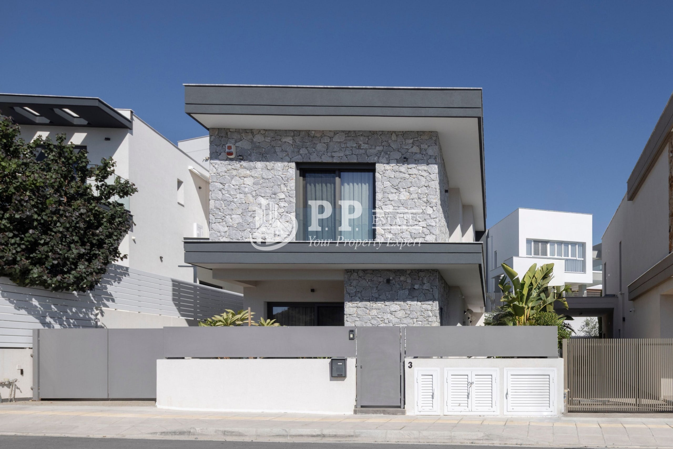 For Rent - Modern 3 bedroom detached furnished house in Agios Athanasios, Limassol